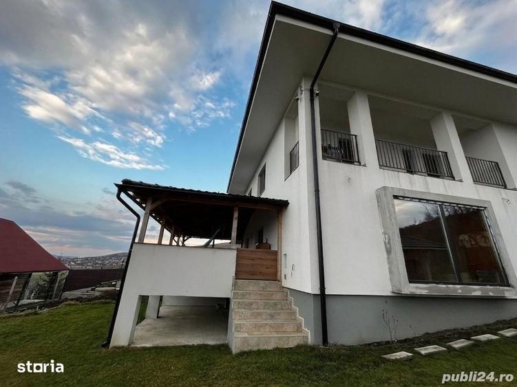 Casă cu 4 camere în Sânnicoară