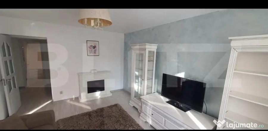 Apartament cu 3 camere semidecomandat în Central