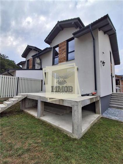 Duplex cu 3 camere cu Teren 250 Mp în Exterior Sud
