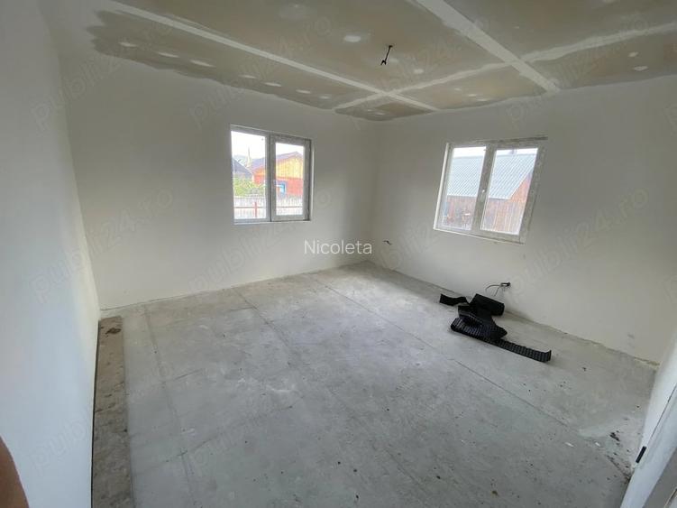 Casa ?i teren de vanzare