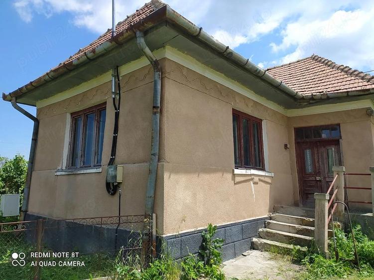 Casă cu 2 camere cu Teren 1500 Mp în Aiton