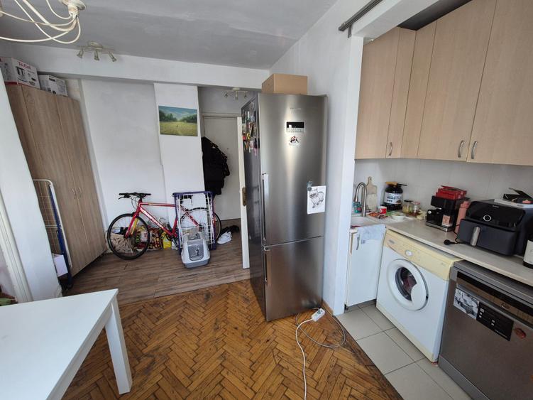 Apartament cu 2 camere semidecomandat, mobilat în Cișmigiu