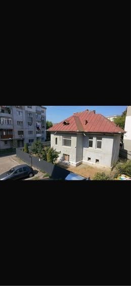 Vand conac istoric/casa/pensiune /380 mp utili /zona A /Urlati /toate utilitatile /Direct proprietar /demisol /parter/mansarda 3 intrari din 3 strazi - 3