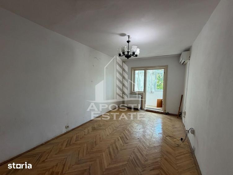 Apartament cu 2 camere decomandat în Lipovei