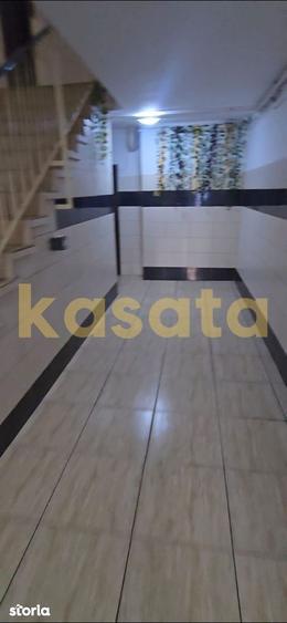 Apartament cu 3 camere decomandat în Tei
