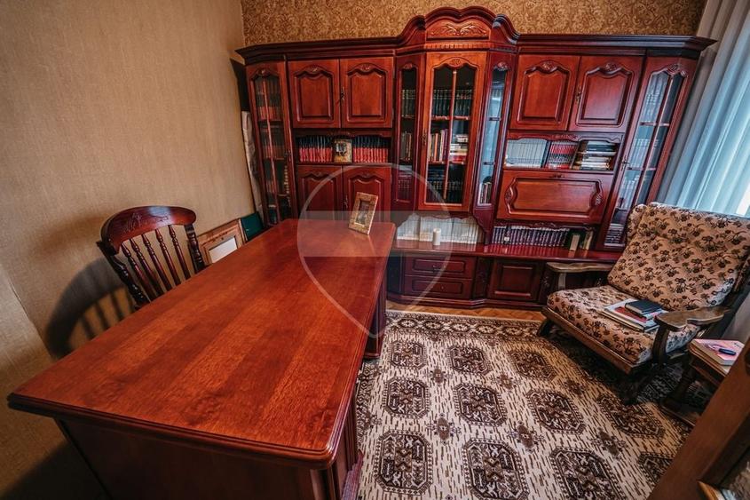 Casă individuală cu 7 camere cu Teren 676 Mp în Valea Voievozilor