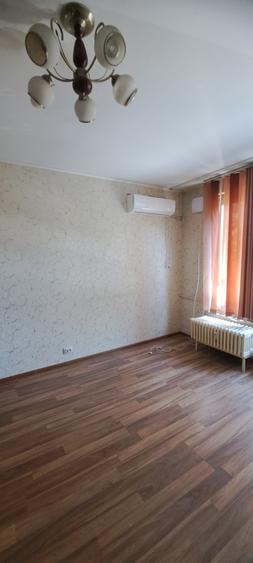 Apartament cu 4 camere decomandat în 1 Decembrie 1918