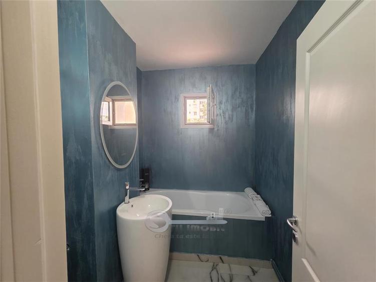 Apartament cu 3 camere decomandat în Alexandru cel Bun