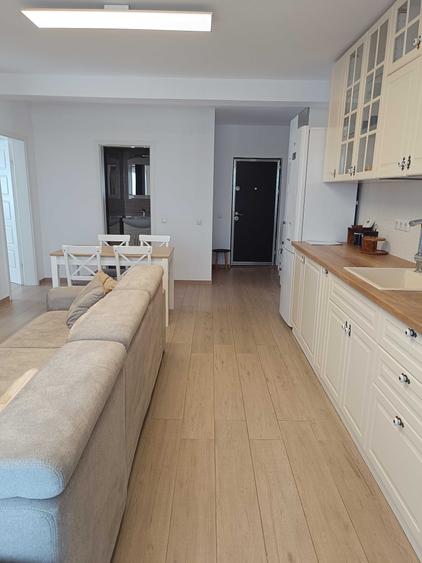 Apartament cu 3 camere semidecomandat în Central