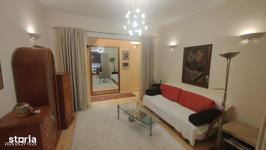 Apartament cu 3 camere decomandat în Cișmigiu