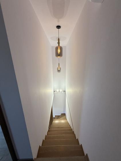 Casă cu 4 camere cu Teren 100 Mp în Central
