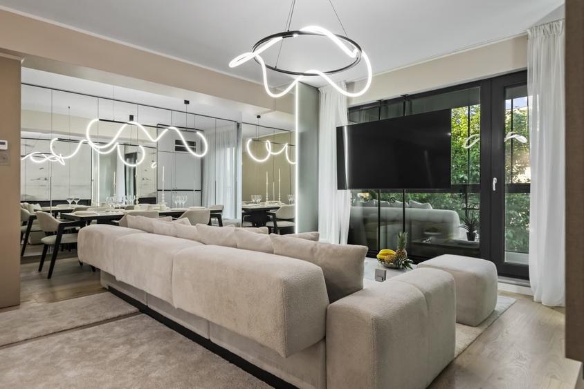 Penthouse cu 4 camere în P-ța Unirii