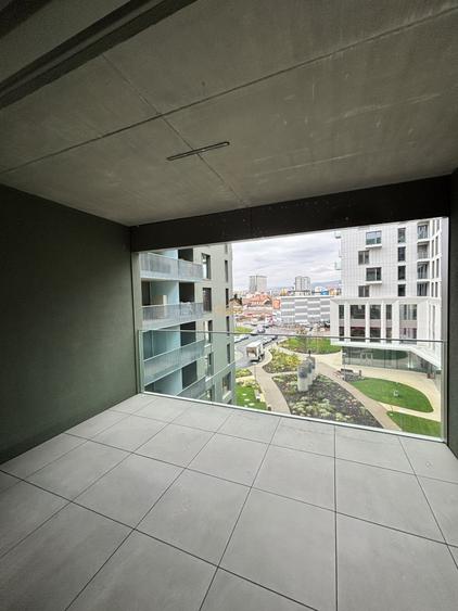 Apartament cu 3 camere semidecomandat în Semicentral