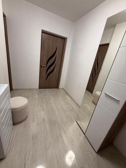 Apartament cu 2 camere semidecomandat în Teilor