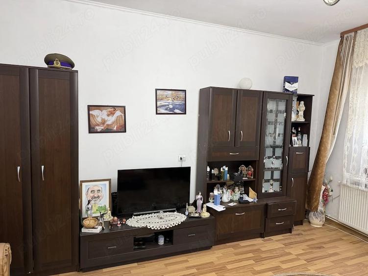 Casă cu 5 camere cu Teren 330 Mp în Central