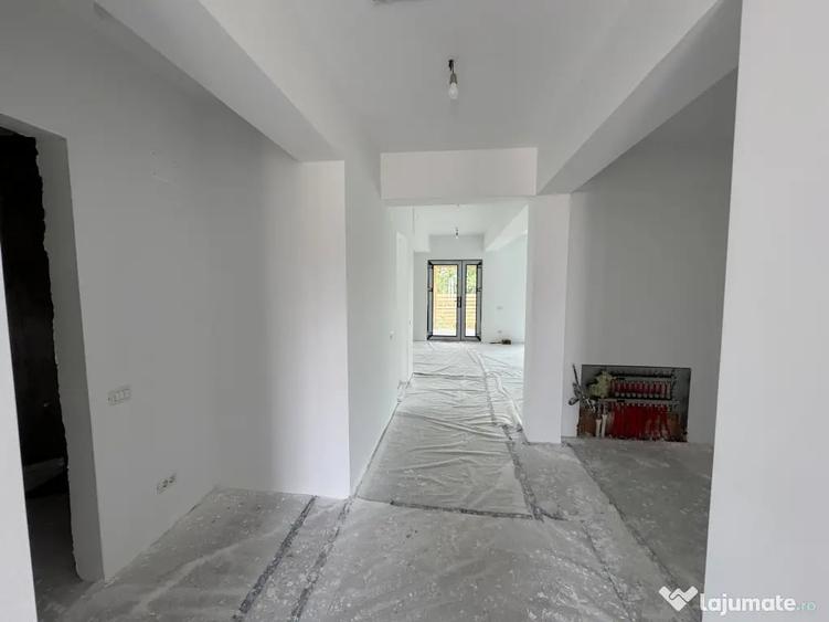 Casă cu 7 camere în Crevedia
