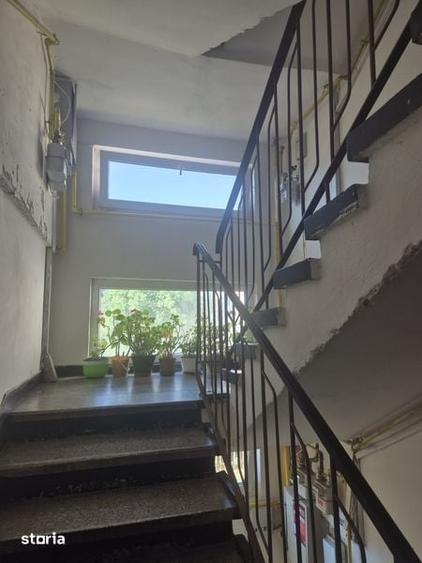 Vand apartament et 3,zona independentei,scara luminata si curata - 8
