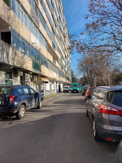 Spațiu comercial, de 30 mp, în Drumul Taberei