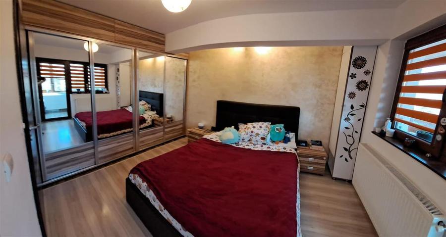 Apartament cu 3 camere decomandat, mobilat în Central