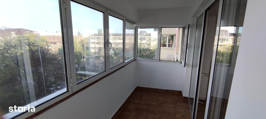 Apartament cu 3 camere în Tei