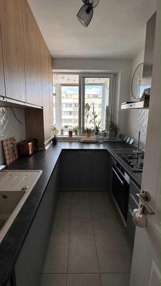Apartament cu 3 camere decomandat în Exterior Vest