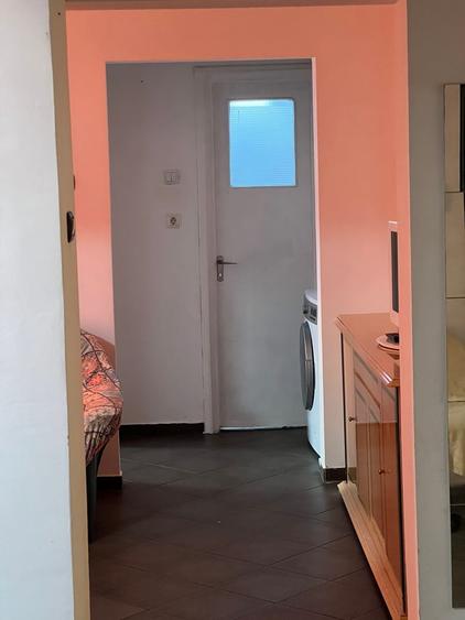 Apartament cu 4 camere decomandat în Drumul Taberei