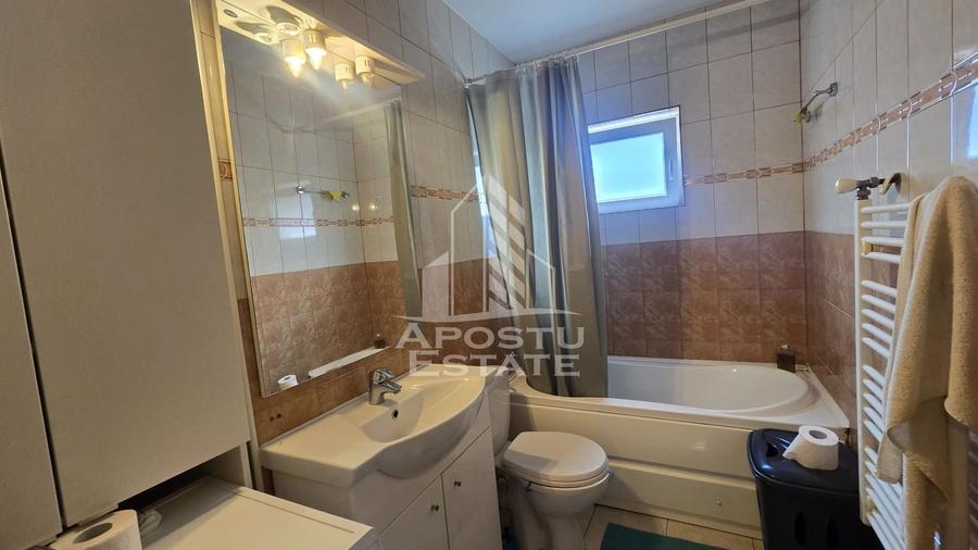 Apartament cu 3 camere decomandat, mobilat în Aradului