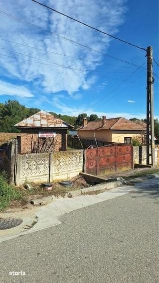Casă cu 4 camere cu Teren 110 Mp în Orlești