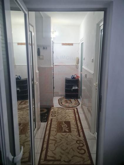 Apartament cu 2 camere semidecomandat în Micro 19