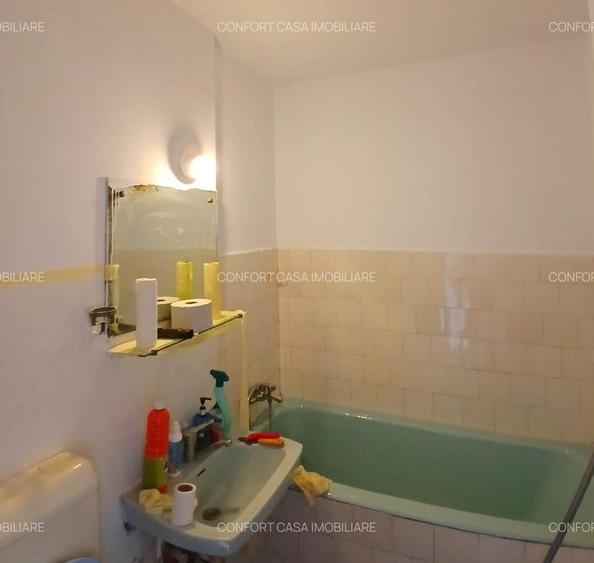 Apartament cu 2 camere semidecomandat în Barbu Văcărescu