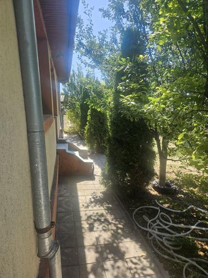 Casă cu 4 camere în Cireșanu