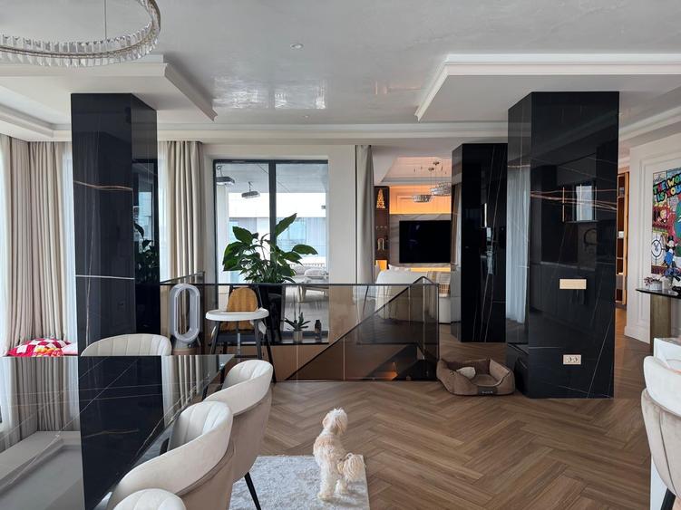 Apartament cu 4 camere decomandat în Aviației