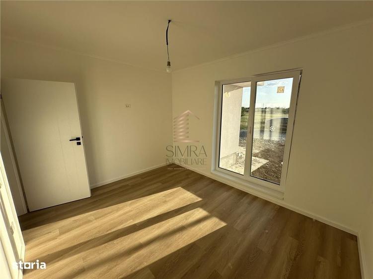 Casă cu 4 camere în Sântandrei