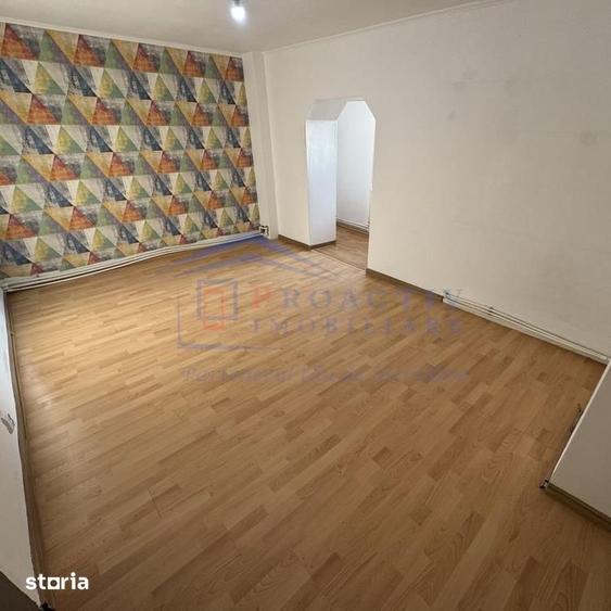 Apartament cu 4 camere decomandat în Obcini