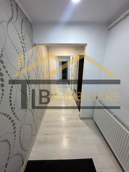 Apartament cu 3 camere decomandat în Cornișa