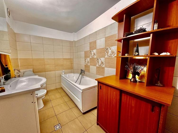 Apartament cu 2 camere semidecomandat în 15 Noiembrie