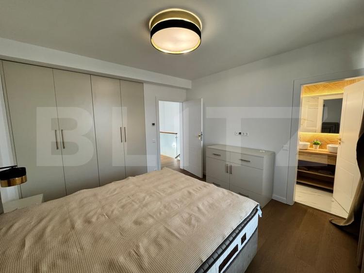 Apartament cu 3 camere decomandat, mobilat în Central