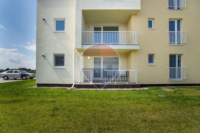 Apartament cu 3 camere decomandat, mobilat în Sânpetru