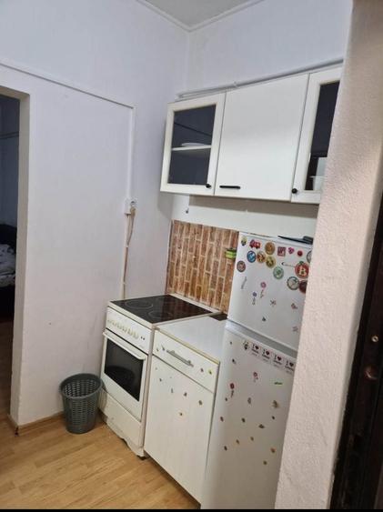Garsonieră decomandată în Traian