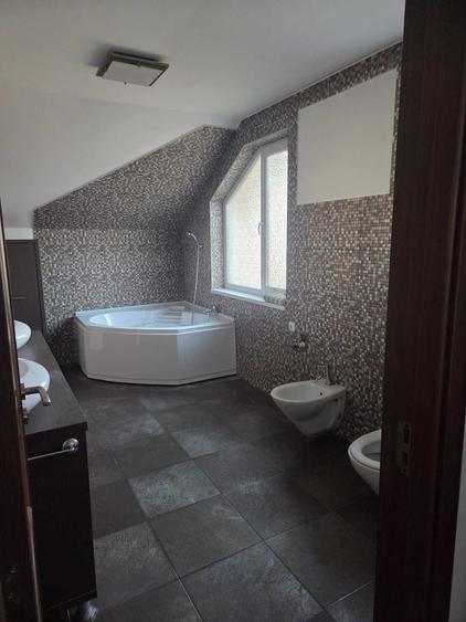 Apartament cu 2 camere decomandat în Spitalul Județean