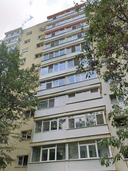 Obor, Colentina, Teiul Doamnei, langa Sectia 7 Politie - 1