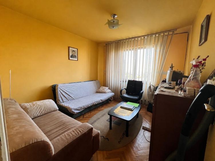 Apartament cu 3 camere decomandat, mobilat în Circumvalațiunii