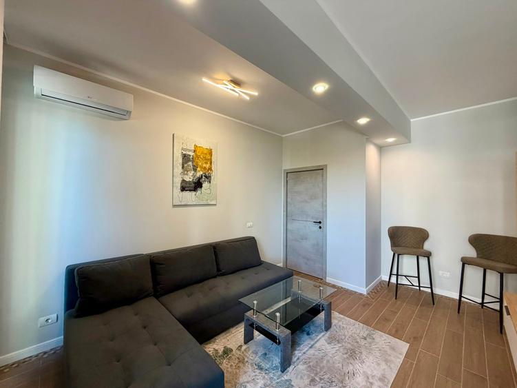Apartament cu 2 camere decomandat în Universitate