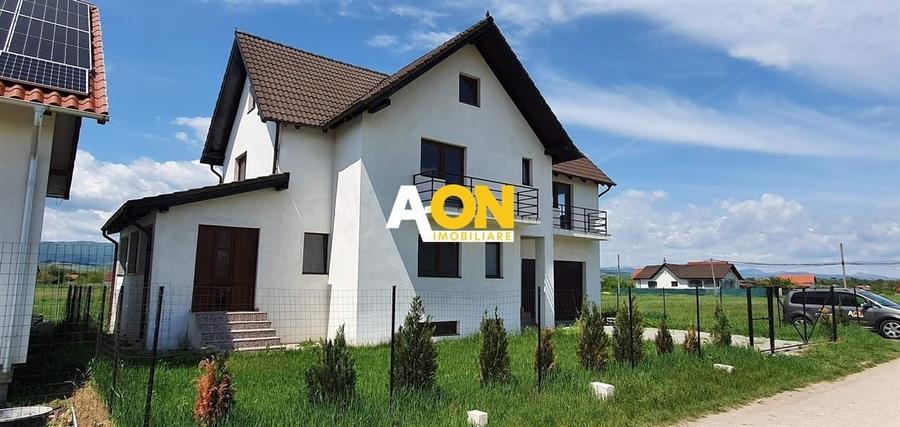 Casă individuală cu 4 camere cu Teren 300 Mp în Partoș