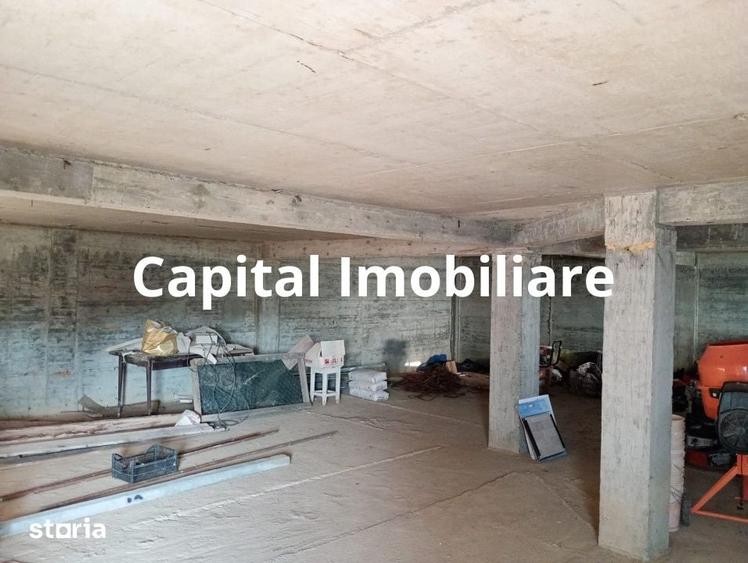 Casă cu 6 camere cu Teren 896 Mp în Independența