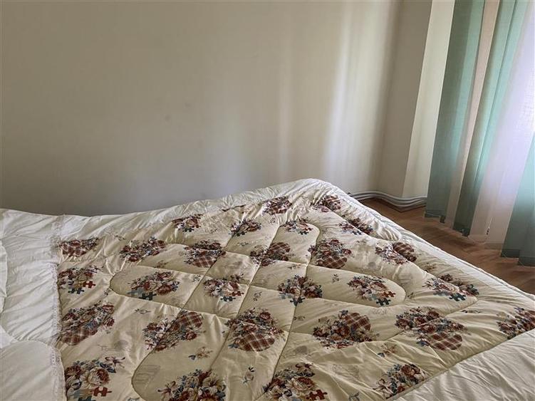 Apartament cu 4 camere decomandat, mobilat în Ultracentral