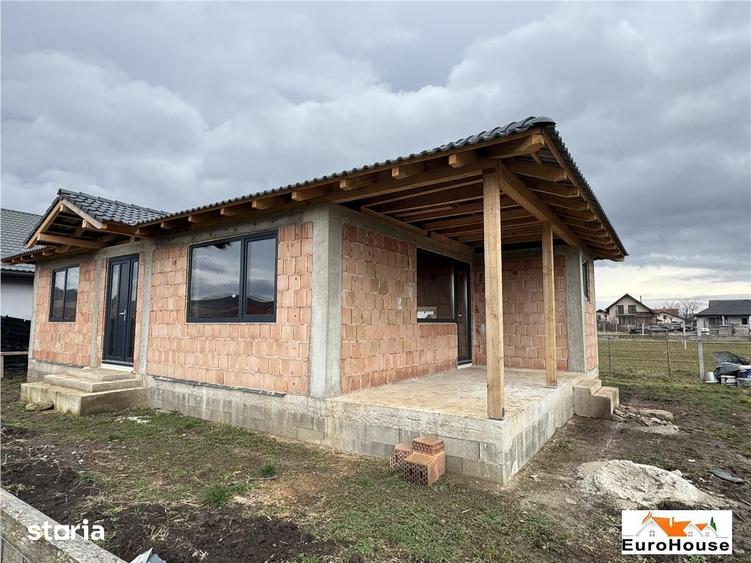 Casă cu 3 camere cu Teren 300 Mp în Central