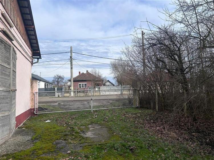 Spațiu industrial, de 930 mp, în Exterior Est