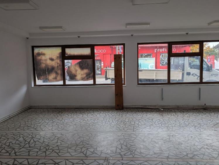 Spațiu comercial, de 500 mp, în Cornu de Jos (Cornu)