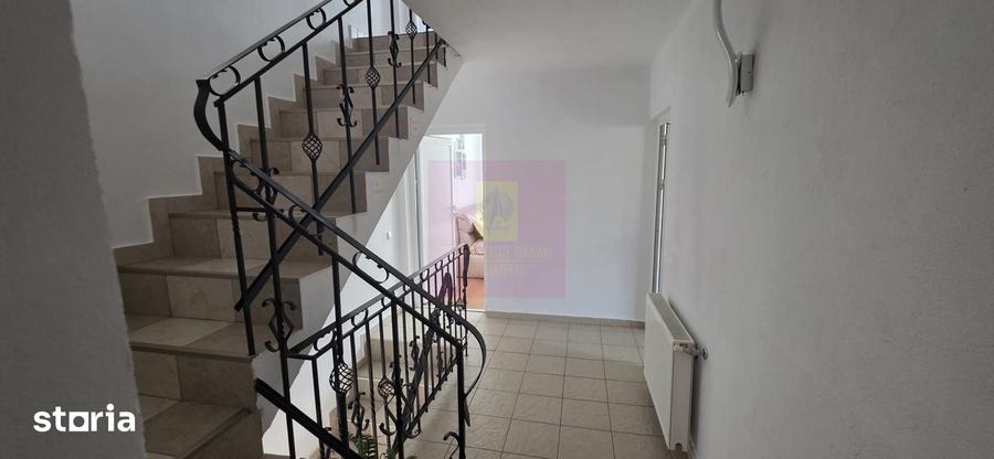 Casă cu 9 camere cu Teren 400 Mp în Zamora